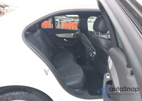 2021 Mercedes-Benz C 300 4Matic z USA, uszkodzony, nr VIN W1KWF8EB8MR625884